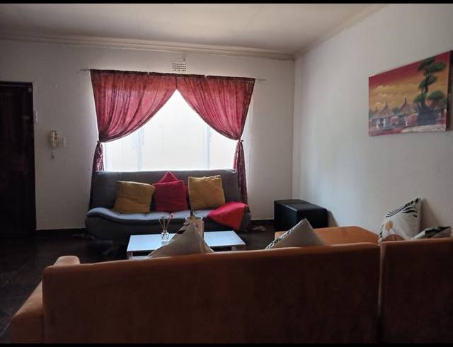 4 BEDROOM HOUSE FOR SALE IN GREENHILLS